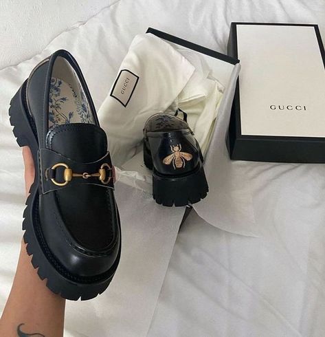 Gucci Loafers Outfit, Loafers Aesthetic, Loafers Outfit, Gucci Loafers, Chunky Loafers, Chunky Shoes, Blog Template, Platform Loafers, Aesthetic Shoes