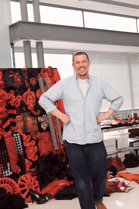 Long Live Lee Alexander McQueen... Alexander Mcqueen Book, Most Expensive Shoes, History Taking, Savage Beauty, Tate Britain, Sarah Burton, Intimate Photos, Anna Wintour, Alexander The Great