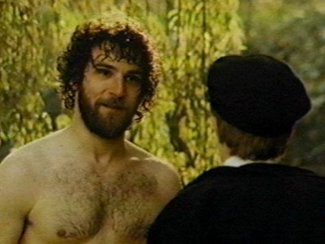 Avigdor (Mandy Patinkin) in Yentl. I had a huge crush on him. Mandy Patinkin, Barbra Streisand, A Star Is Born, I Have A Crush, Romantic Movies, Hollywood Actor, Period Dramas, Good Looking Men, Pretty Men