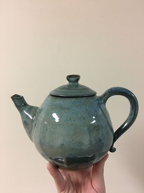 Coil Pottery Teapot, Pottery Ideas Teapot, Pinch Pot Teapot, Wheel Clay Ideas, Pottery Teapots Wheel, Ceramics Wheel Ideas, Teapot Ceramic Handmade, Ceramics Teapot Ideas, Tea Pot Clay