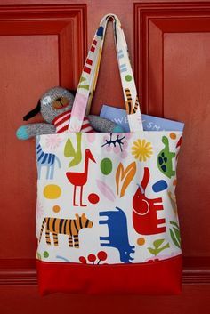 Simple Tote Bag, Tote Bag Pattern Free, Kids Tote Bag, Making Patterns, Kids Totes, Diy Tote, Tote Bag Tutorial, Simple Tote, Bag Pattern Free