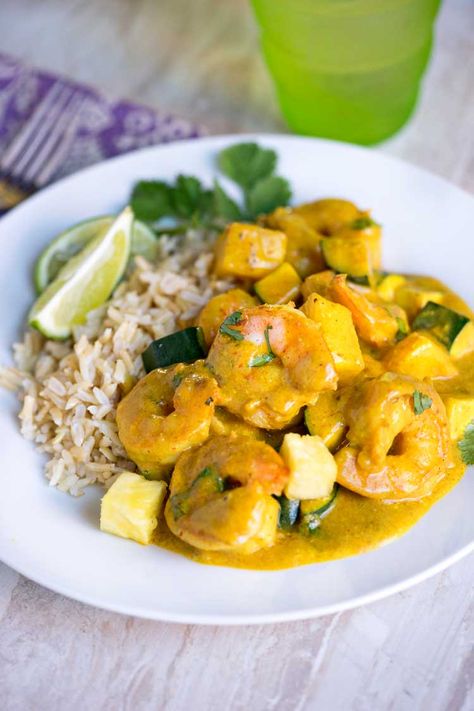 Yellow Curry Shrimp, Pineapple Curry Recipe, Creamy Coconut Shrimp, Shrimp Curry Recipe, Coconut Shrimp Curry, Waffle Recipe Healthy, Easy Suppers, Pineapple Curry, Thai Yellow Curry