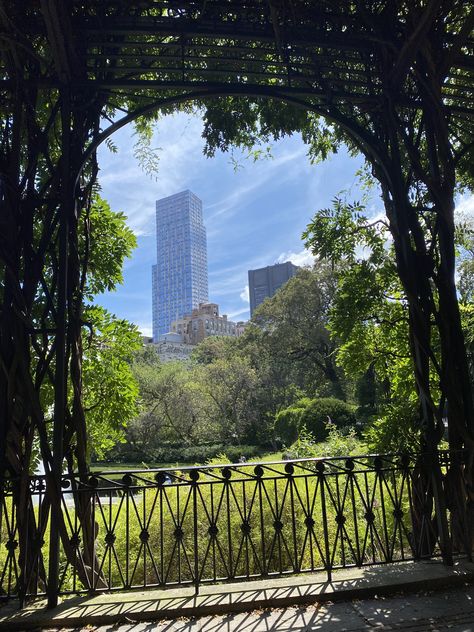 A beautiful view from NYC's conservatory garden in Central Park Photo credit: Patrick Kennedy Conservatory Garden Central Park, Central Park Conservatory Garden, Cental Park, Nyc Garden, Conservatory Garden, Central Park Nyc, Park Photos, Beautiful View, A Park