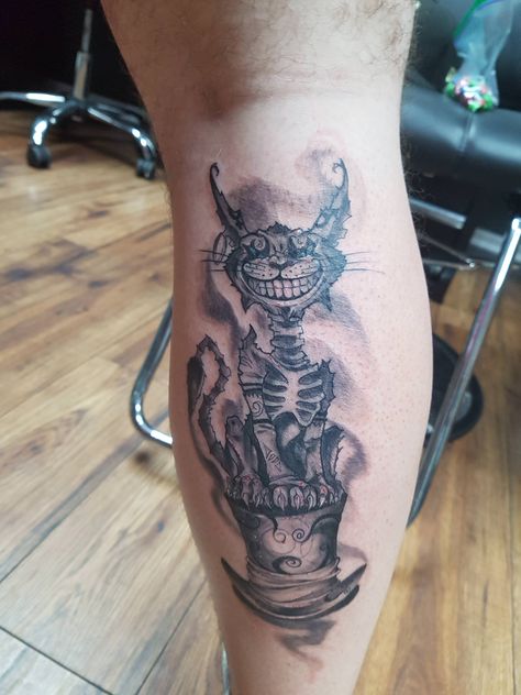 Cheshire Cat by Scott Robinson - Blue Collar Tattooers Windsor ON The Cheshire Cat Tattoo, Cheshire Cat Tattoo Black And White, Alice Madness Returns Tattoo, Cheshire Cat Tattoo, Cat Tatto, Birthday Tattoo, Funky Tattoos, Black Cat Tattoos, Alice Madness Returns