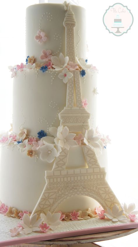 Paris Theme Quinceanera, Paris Quinceanera Theme, Paris Birthday Cakes, Bolo Paris, Paris Themed Cakes, Paris Sweet 16, Eiffel Tower Cake, White And Gold Wedding Cake, Cake Paris