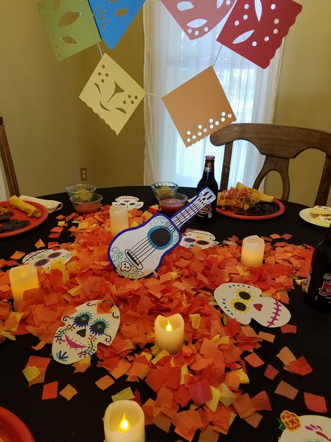 Coco Movie Night, Coco Movie, Disney Dinner, Family Movie, We Movie, Movie Nights, Family Movies, Table Ideas, Dinner Table