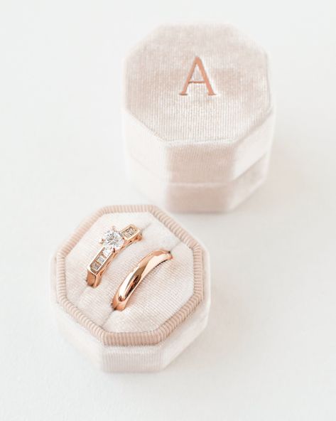 Vintage Proposal, 15 Ring, Wedding Ring Boxes, Jewelry Packaging Design, Engagement And Wedding Ring, Ring Stacks, Velvet Ring, Engagement Ring Inspiration, Ring Boxes