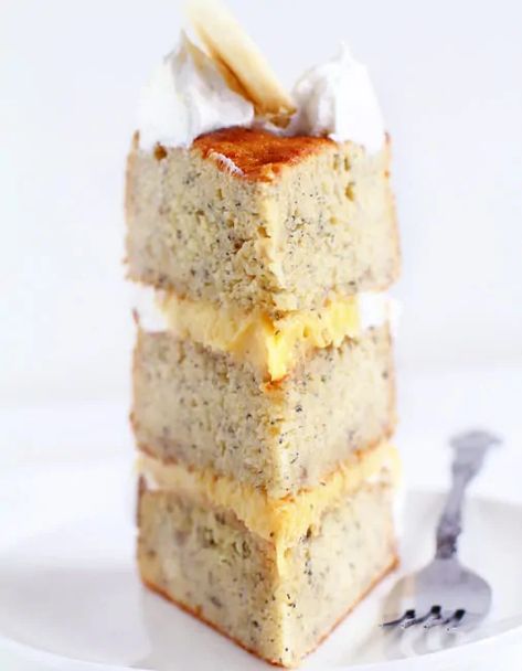 Banana Curd, I Am Baker, Banana Cake Recipe, Banana Dessert, New Cake, Banana Flavored, Pound Cake Recipes, Banana Recipes, Eat Dessert First