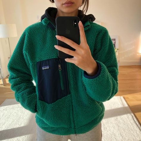 Emily Oberg on Instagram: “Vintage P” Emily Oberg, Patagonia Outfit, Winter Fits, Cold Weather Outfits, Mode Inspiration, Fall Winter Outfits, Sweater Weather, Cute Casual Outfits, Aesthetic Clothes