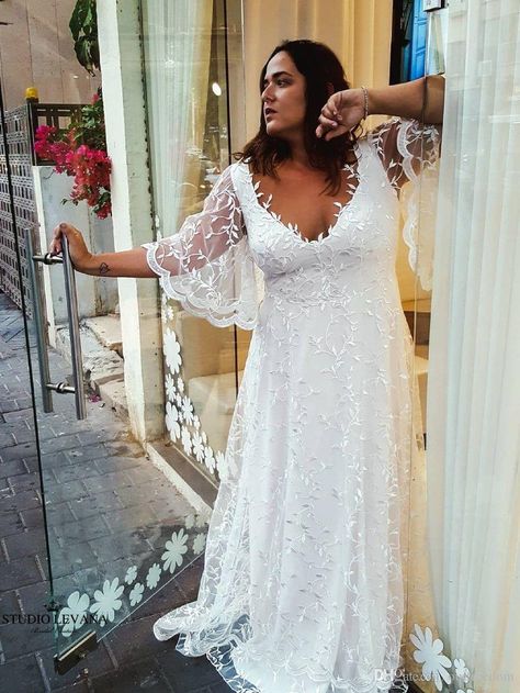 Earthy Wedding Dress Plus Size, Dresses A Line Short, Curvy Bridesmaid Dresses, Earthy Wedding Dresses, Wedding Dresses Canada, Studio Levana, Wedding Dresses Whimsical, Wedding Dresses A, Wedding Dresses A Line