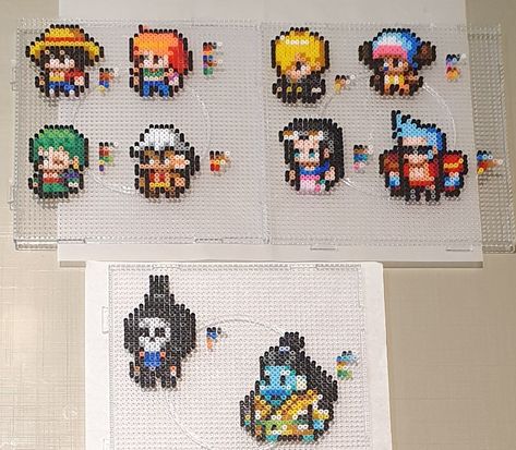 One Piece Pearl Beads, One Piece Pearler Beads, One Piece Perler Beads Pattern, Attack On Titan Perler Beads, Hama Beads Anime, One Piece Perler Beads, Straw Hats One Piece, Anime Perler Beads, Anime Perler Bead Patterns