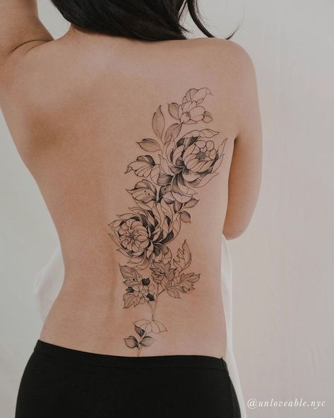 Flower Tats, Floral Back Tattoos, Auckland Newzealand, Girl Thigh Tattoos, Hip Thigh Tattoos, Beauty Tattoo, Spine Tattoos For Women, Latest Tattoos, Leg Tattoos Women