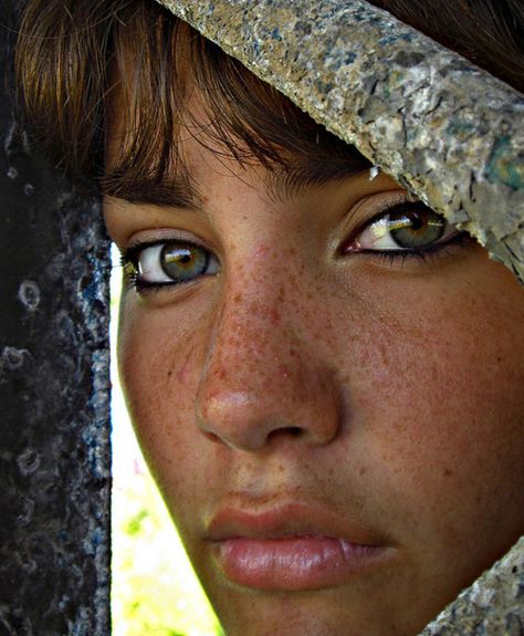 Freckled woman eyes of the world  (people, portrait, beautiful, photo, picture, amazing, photography) Amazing Eyes, Beautiful Freckles, Freckle Face, Human Face, People Of The World, Interesting Faces, 인물 사진, Too Faced, People Around The World