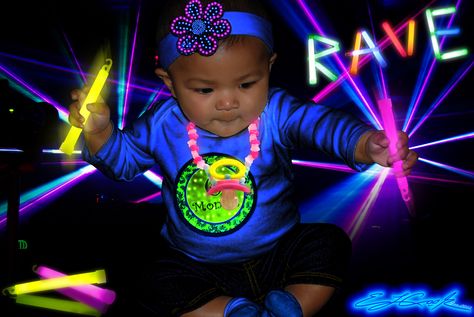 Our daughter at 6 months. A friend took this and it looked like she was holding invisible glow-sticks. So I made it happen! #rave #raver #raving #cute #baby #glow #Photoshop #ECP @Karmina Cook Toddler Rave Birthday Party, Rave 2023, Rave Birthday, Rave Theme, Baby Party Themes, Infant Daycare, Baby Jars, Baby Gadgets, Festival Birthday