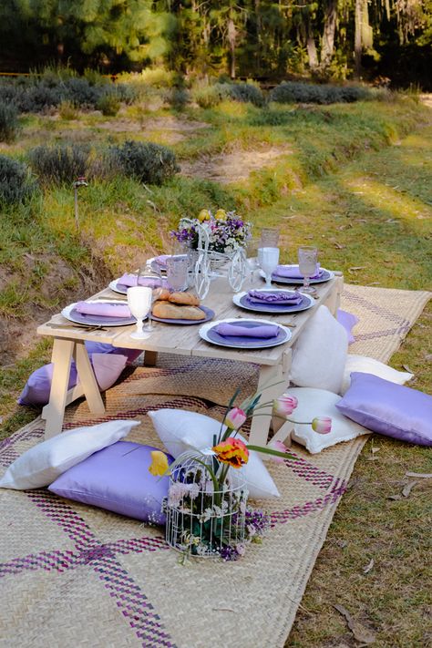 Lavender Picnic, Romantic Beach Picnic, Bride To Be Decorations, Picnic Inspiration, Birthday Dinner Party, Picnic Decorations, 45th Birthday, Boho Picnic, Birthday Brunch