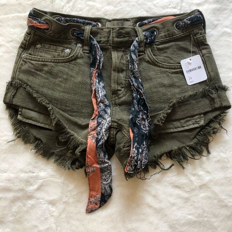 These Are Army Green Denim Shorts ! Brand New Never Worn, Smallest Size Ended Up Being A Too Big On Me!! Granola Grunge, Dead Beat, Green Denim Shorts, Drip Drop, Hippie Aesthetic, Earthy Outfits, Clothing Pieces, Free People Shorts, Dress Hairstyles