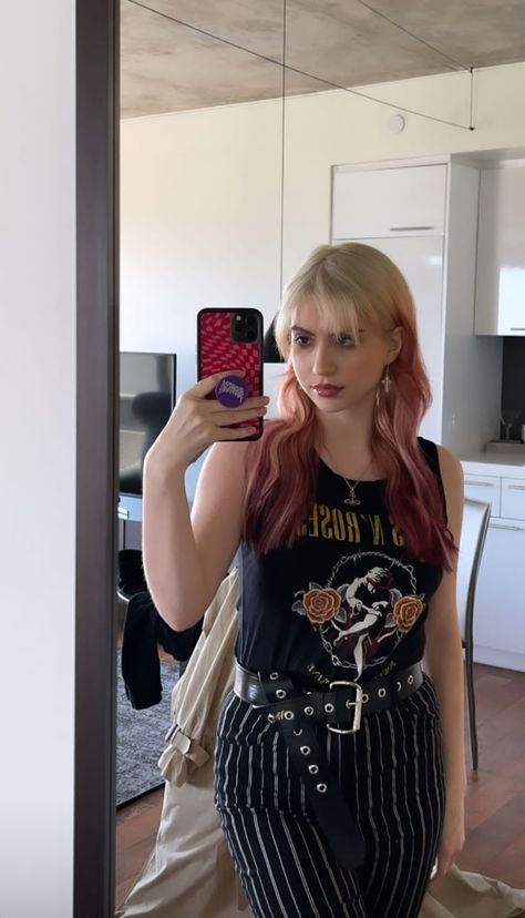 Abby Roberts Hair, Abby Roberts, Rocker Outfit, New Hair Colors, Cut My Hair, Grunge Fashion, Insta Story, Grunge Outfits, Hair Goals