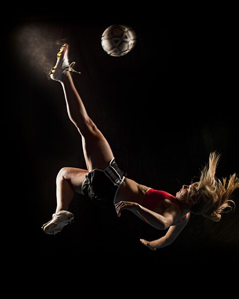 soccer sports portrait. I am practicing to get to do this. #tryinghard Soccer Senior Pictures, Foto Sport, Soccer Photography, Sport Portraits, Senior Pictures Sports, Soccer Life, Girls Soccer, Foto Baby, Soccer Girl