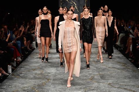 Pin for Later: Bella Hadid's Making This Sexy New Label So Major at Australian Fashion Week Fashion Week 2016, Model Lifestyle, Model Inspo, Couture Mode, Model Aesthetic, Australian Fashion, Runway Models, Model Life, Bella Hadid