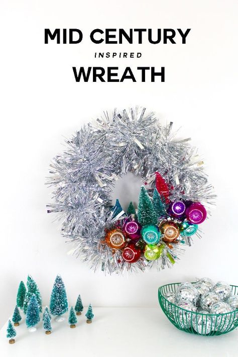 Diy Mid Century, Retro Christmas Decorations, Mid Century Modern Christmas, Shiny Brite Ornaments, Mid Century Christmas, Modern Christmas, Holiday Diy, Winter Wreath, Vintage Holiday