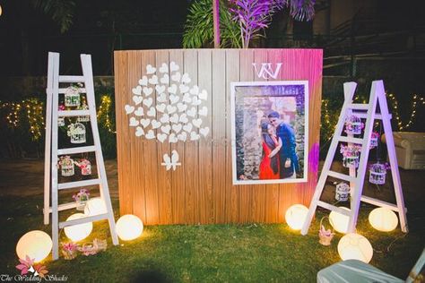 Photo of Night decor ideas and elements Selfie Point, Selfie Booth, Indian Wedding Decorations Receptions, Night Decor, Wedding Hall Decorations, Photo Party, Wedding Entrance Decor, Wedding Decorations On A Budget, Marriage Decoration