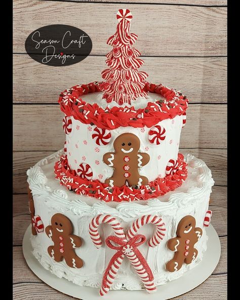 Fake Gingerbread Cake, 3 Tier Christmas Cake, Faux Gingerbread Cake Diy, Gingerbread Cake Decoration, Faux Christmas Cakes, Fake Bake Cakes, Two Tier Christmas Cake, Christmas Fake Bakes, Fake Bake Christmas