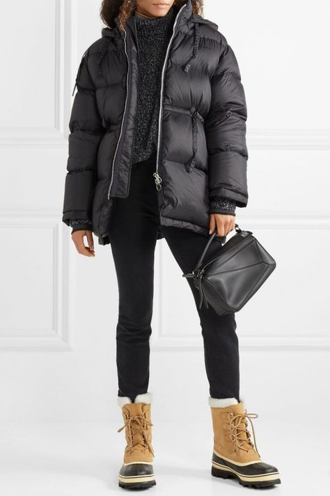 Acne Studios Jacket, Sorel Caribou, Winter Outfits Snow, Snow Days, Casual Skirt Outfits, Winter Outfits Cold, Snow Outfit, Family Picture Outfits, Winter Mode