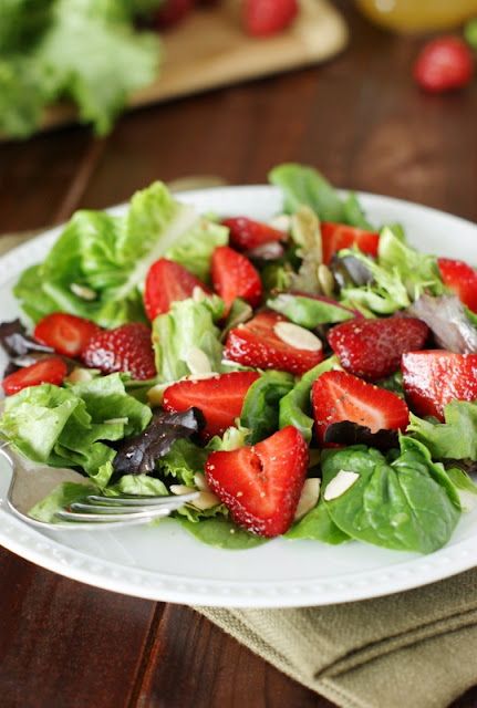 Summer Tomato Salad, Recipe With Avocado, Honey Vinaigrette, Avocado Tuna, Tomato Salad Recipe, Endive Salad, Greens Salad, Tomato Salad Recipes, Romaine Salad