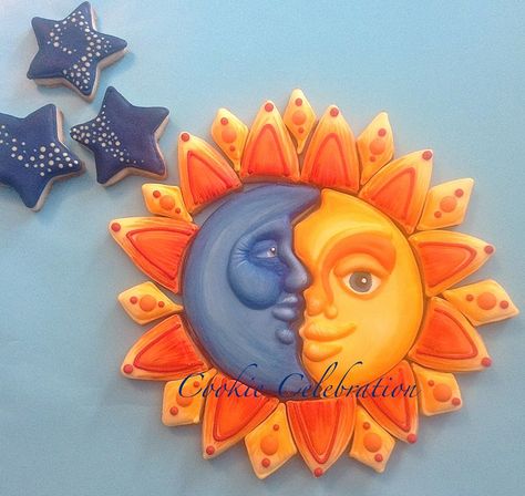 Cookie Celebration sun & moon cookie Solar Eclipse Cookies, Eclipse Cookies, Planet Cookies, Space Cookies, Moon Cookies, Cutout Cookies, Sugar Cookie Royal Icing, 2 Moons, Babymoon