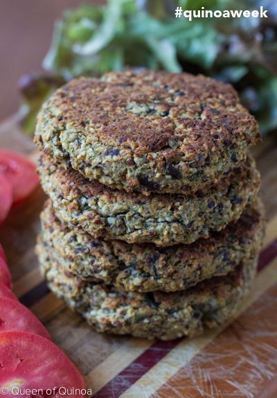 Quinoa-Eggplant Burgers for Bob's Red Mill #quinoaweek! Click through for the full recipe --> www.simplyquinoa.com Eggplant Burgers, Quinoa Meals, Eggplant Burger, Quinoa Burger, Easy Burger Recipe, Burgers Recipes, Quinoa Burgers, Veggie Burgers Recipe, Healthy Burger