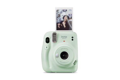 Mini by name, mini by nature, the instax mini 11 instant camera is oh so simple to use. Just turn it on, find your subject and shoot. With automatic exposure, you don't even need to think about changing any settings - the camera will do this for you. Handy, huh?! Color Verde Pastel, Mini 11 Instant Camera, Fujifilm Instax Mini 11, Instax Mini 11, Instax Camera, Instax Mini Film, Instant Camera, Fujifilm Instax, Instax Mini