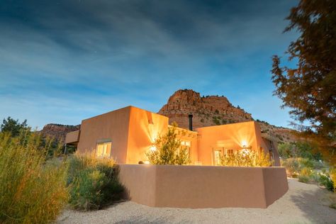 Tranquil Adobe Retreat by Quiet Shelters Adobe Style Homes, Bonfire Pits, Kanab Utah, Sheltered Housing, Utah Vacation, Escalante National Monument, Unique Vacations, Retreat House, Guest Ranch