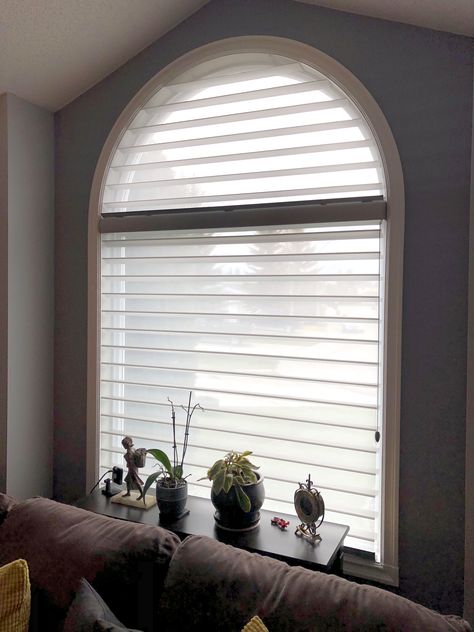 Blinds On Arched Windows, Decorating Half Moon Windows, Blinds For Round Top Windows, Curved Window Blinds, Arched Window Blinds, Arch Window Blinds, Half Moon Window Covering, Oval Window Covering Ideas, Half Moon Window Covering Ideas