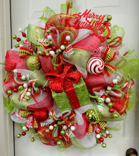 17 Whimsical Handmade Christmas Wreath Designs For Inspiration Christmas Wreath Designs, Deco Mesh Christmas Wreath, Mesh Christmas Wreath, Dekoratívne Vence, Red Christmas Wreath, Handmade Christmas Wreaths, Whimsical Wreaths, Deco Mesh Christmas Wreaths, Christmas Mesh Wreaths