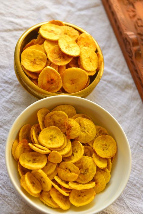 Banana Chips Recipe, African Snacks, Plantain Chips, Banana Chips, Tropical Fruits, Cooking Recipes Desserts, Food Platters, Group Of Companies, African Food