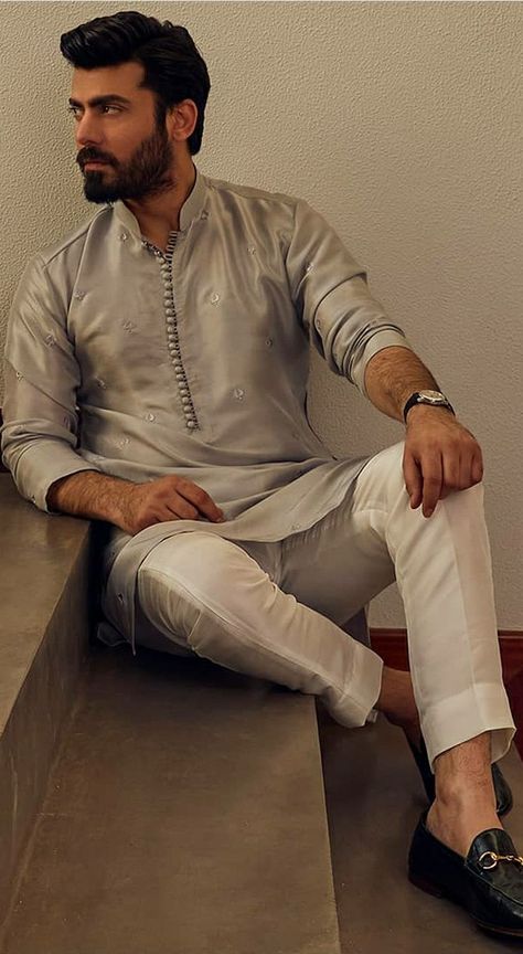 Shoes Under Kurta For Men, Men Kurta Photoshoot, Men In Kurta Aesthetic, Kurta Poses For Men, Kurta Poses, Kerala Cafe, Groom Kurta, Traditional Indian Mens Clothing, Pakistani Men