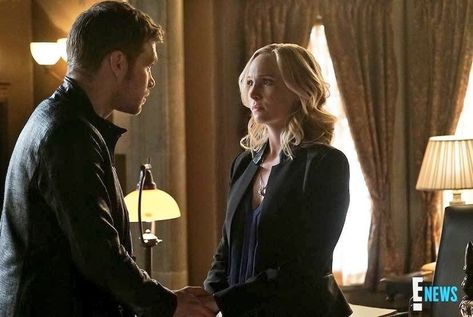 Caroline and klaus ( He's holding her hands... 😭😭) #klaroline #theoriginals Iconic Couples, Stefan And Caroline, Klaus And Caroline, This Kind Of Love, Candice King, I Have A Boyfriend, Daniel Gillies, Vampire Diaries Cast, Joseph Morgan