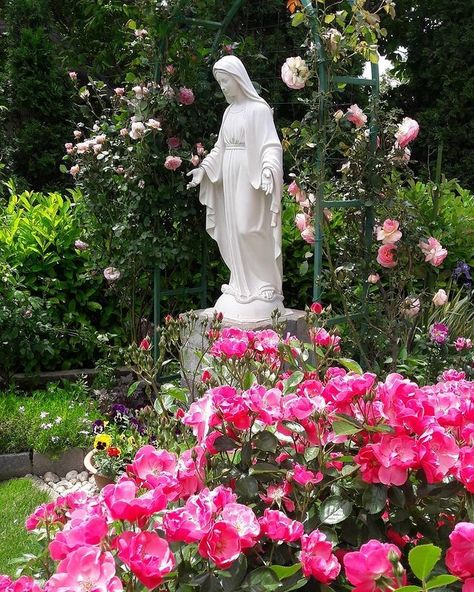 Mother Mary Statue Garden, Marian Grotto Backyard, Outdoor Virgin Mary Garden, Mother Mary Garden Ideas, Mary Grotto Backyard, Virgin Mary Garden Shrine, Marian Garden Ideas, Garden Altar Ideas, Marian Garden Catholic