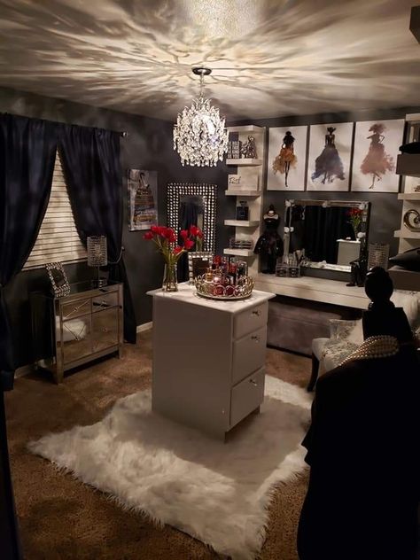 Spare Room Walk In Closet, Bedroom Turned Closet, Glam Room Ideas, Spare Room Closet, Dream Dressing Room, Glam Bedroom, Exterior Furniture, Beauty Room Decor, Closet Decor