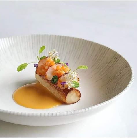 Food Plating Design, Chef Plating, Gastronomic Food, Fine Dining Plating, Elegant Food, Bistro Food, Fine Dining Recipes, French Dishes, Food Test