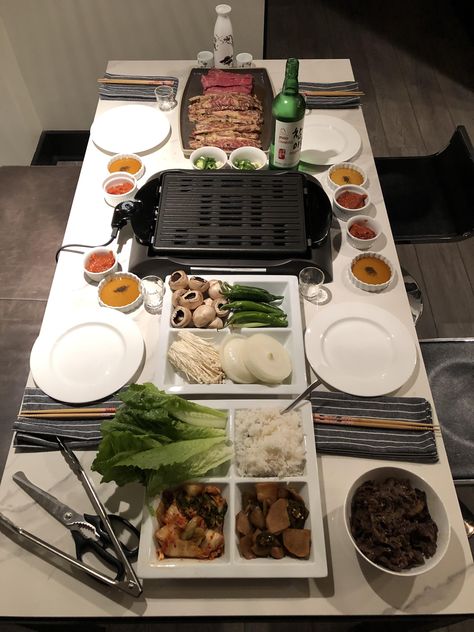 [Homemade] Korean BBQ Korean Bbq At Home, Korean Food Side Dishes, Best Korean Food, Korean Side Dishes, Korean Bbq, Bbq Recipes, Korean Food, International Recipes, Food Cravings