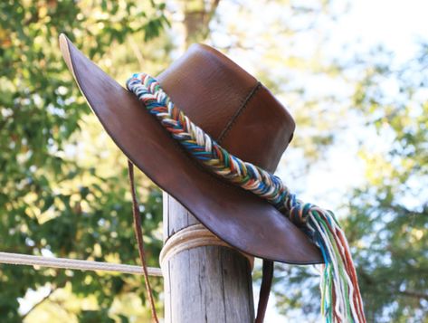 DIY Fishtail Hat Band – Honestly WTF Fishtail Plait, Nice Belt, Fishtail Bracelet, Cowboy Hat Bands, Outback Hat, Hat Bands, Diy Braids, Fishtail Braid, Fish Tail