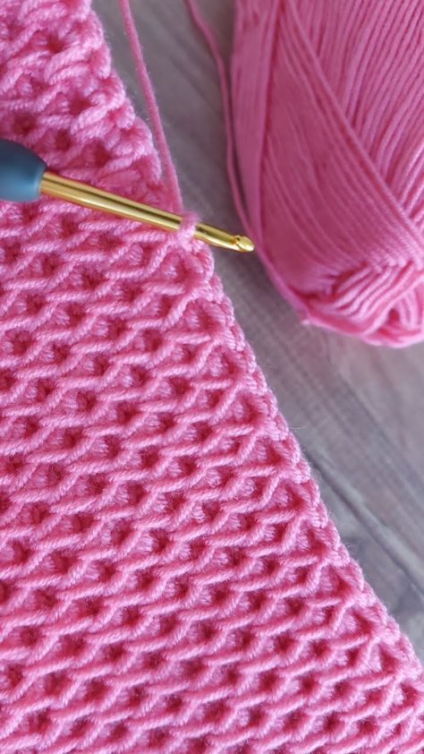 8 Unique Crochet Stitch Tutorials Crochet Stitches For Blankets, Crochet Stitches Free, Crochet Knit Stitches, Crochet Stitches Video, Crochet Stitches For Beginners, Knitting Needle, Crochet Square Patterns, Crochet Stitches Tutorial, Crochet Stitches Patterns