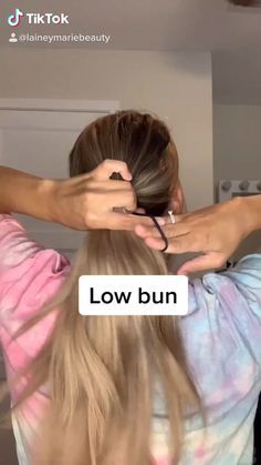 Easy Cute Bun, Low Bun Hairstyles Tutorial, Cute Bun, Easy Bun Hairstyles For Long Hair, Sanggul Modern, Low Bun Hairstyles, Easy Bun Hairstyles, Hair Bun Tutorial, Easy Hair Updos