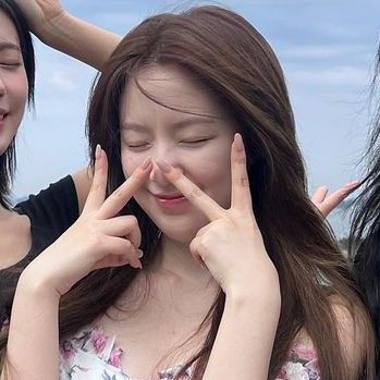 idle shuhua lq icon Shuhua Lq, Shuhua Icons, Kpop Icons, G I Dle, My Wife, Brown Hair, Muse, Hair, Pink