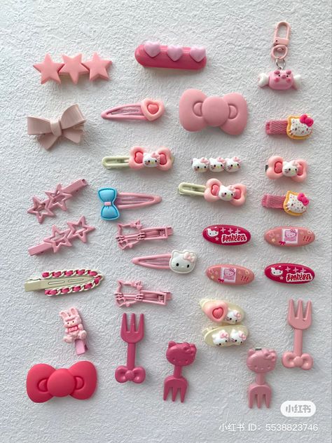 Kawaii Clips, Decora Accessories, Hair Clips Aesthetic, Emo Accessories, Kawaii Hair Clips, Kawaii Outfit Ideas, Clothes Clips, Hello Kit, Kawaii Hairstyles