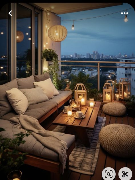 Big Balcony Design, Patio Balcony Ideas, Spacious Balcony, Apartment Lounge, Big Balcony, College Apartment Living Room, Balcony Design Ideas, Modern Balcony, Terrace Decor