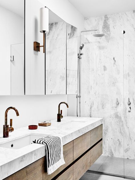 Inside an Insanely Curated Penthouse With Moody Vibes via @MyDomaine Pinterest Bathroom, Drømme Bad, Design Interior Baie, Interior Boho, Marble Showers, Trendy Bathroom, Bath Room, Grey Bathrooms, Minimalist Bathroom