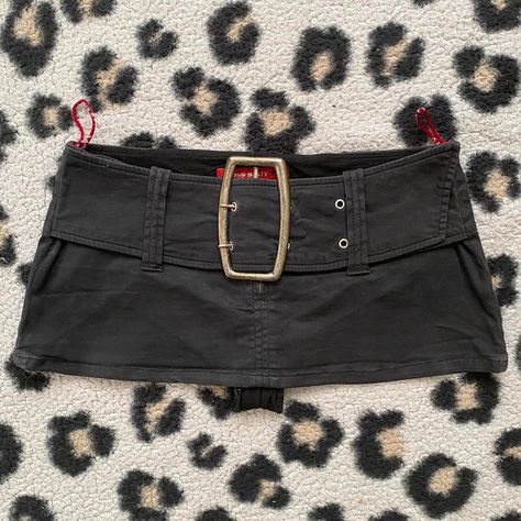 Micro Mini Outfit, Miss Sixty Skirt, Micro Skirts, Belts For Women Fashion, Ropa Punk Rock, Depop Clothes, Vetements Shirt, Grommet Belt, Y2k Belt