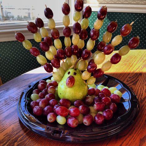 Thanksgiving Cakes Decorating, Thanksgiving Party Food, Thanksgiving Food Crafts, Thanksgiving Fruit, Thanksgiving Vegetables, Thanksgiving Snacks, Thanksgiving Food Sides, Thanksgiving Breakfast, Fruit Platter Designs